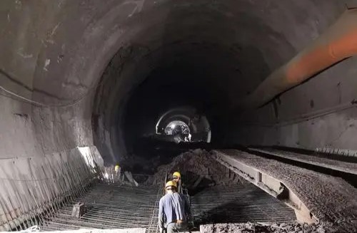 在隧道仰拱施工中遇到滲漏問題該怎么處理？(圖1)