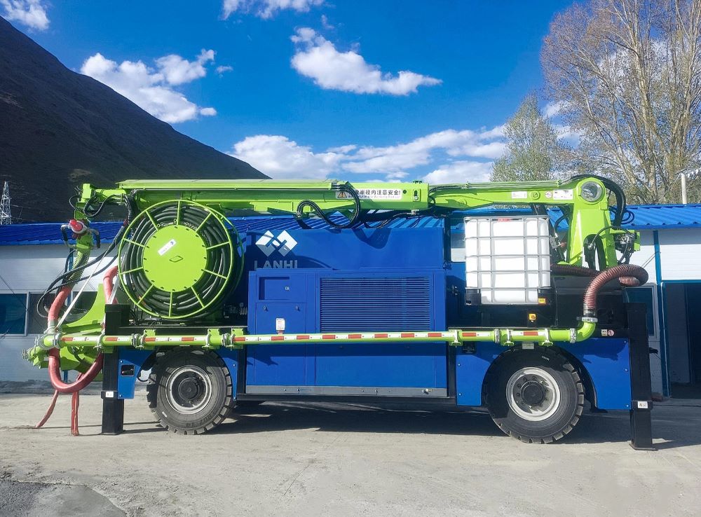 混凝土濕噴臺車的優(yōu)勢及應用(圖1)