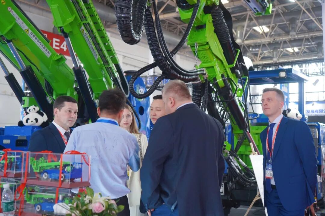 【BICES 2025現(xiàn)場回顧】藍(lán)海智能圓滿收官第十七屆北京工程機械展(圖3)